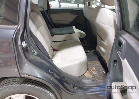 2016 Subaru Forester 2.5I Premium z USA, uszkodzony, nr VIN JF2SJADC5GH472689